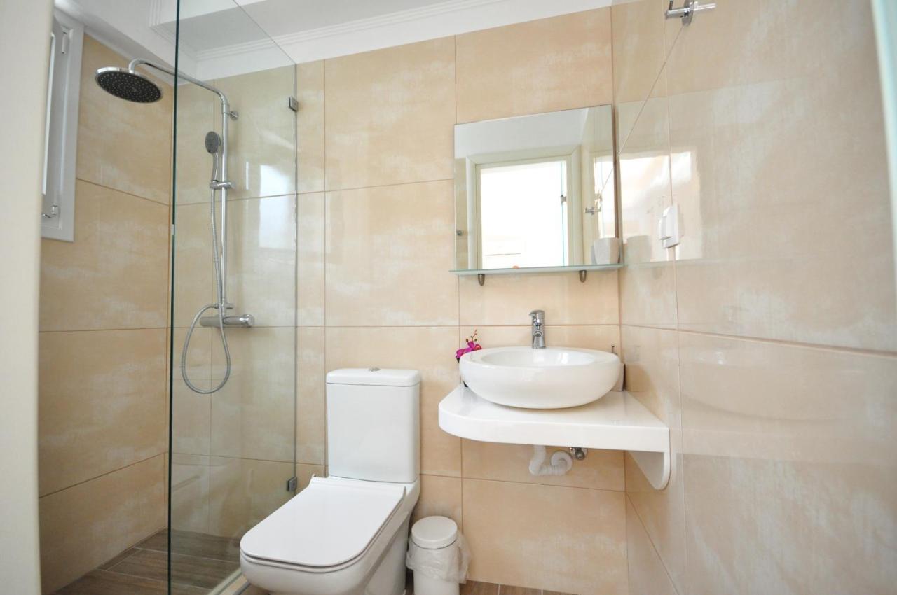 Dolphin Apartments Палеокастрица Екстериор снимка
