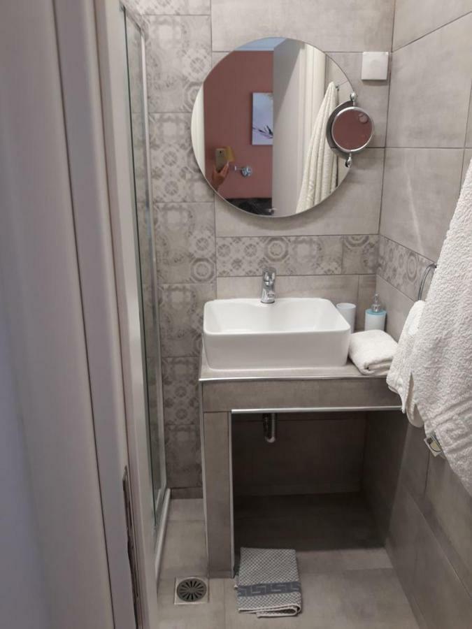Dolphin Apartments Палеокастрица Екстериор снимка